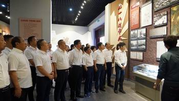 調(diào)整大小 3.1、參觀趙尚志、趙一曼紀(jì)念館.JPG